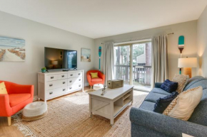 Walk to Beach Villa with Balcony in Hilton Head!